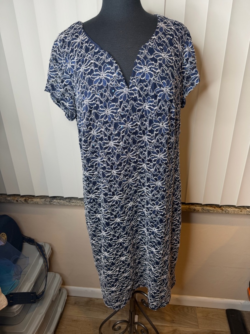 Roz & Ali navy blue and white floral sparkly lace embroiderysheath dress SZ 18